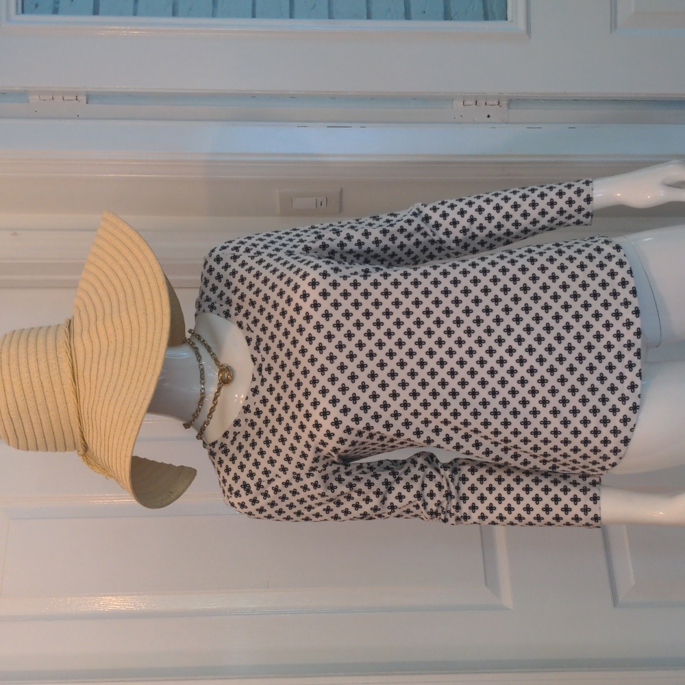 Vera Bradley Black and White Long Sleeve Tee, Size XS